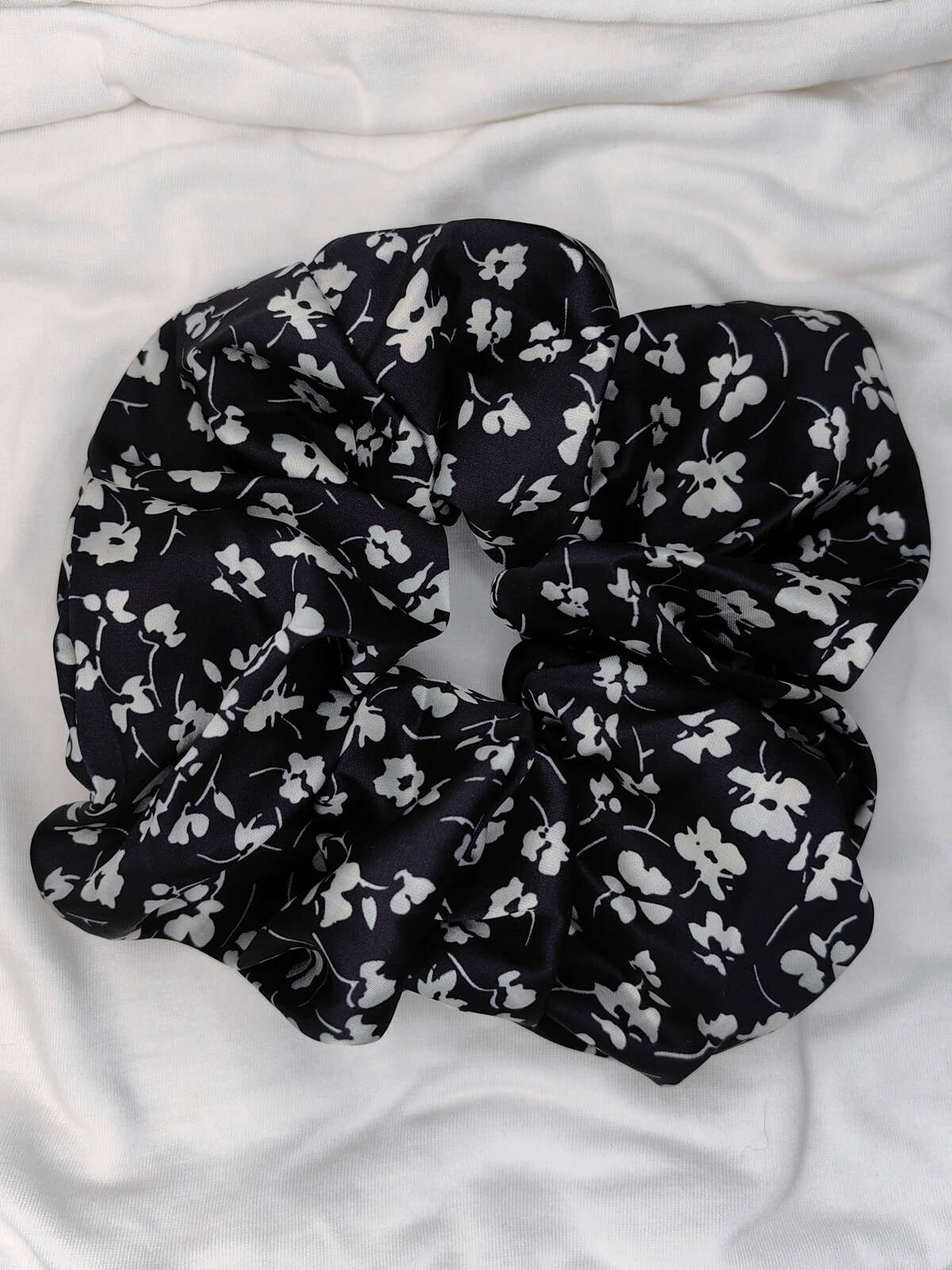 HR-SC-00006 Midnight bloom - Image 1